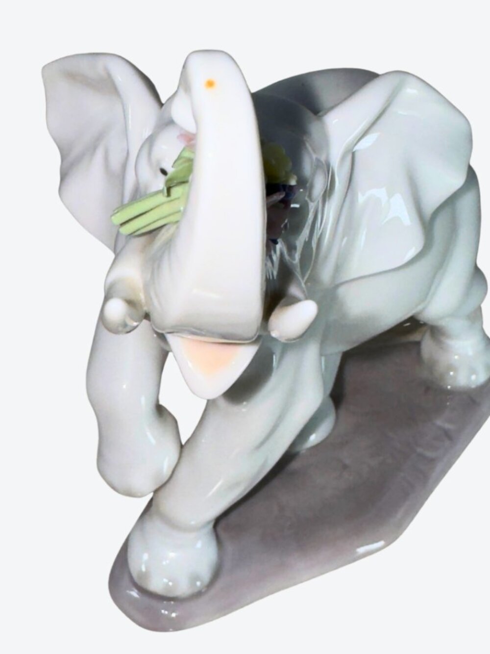 LLADRÓ Baby Elephant with Pink Flower Porcelain Figurine Spain - Picture 10 of 13
